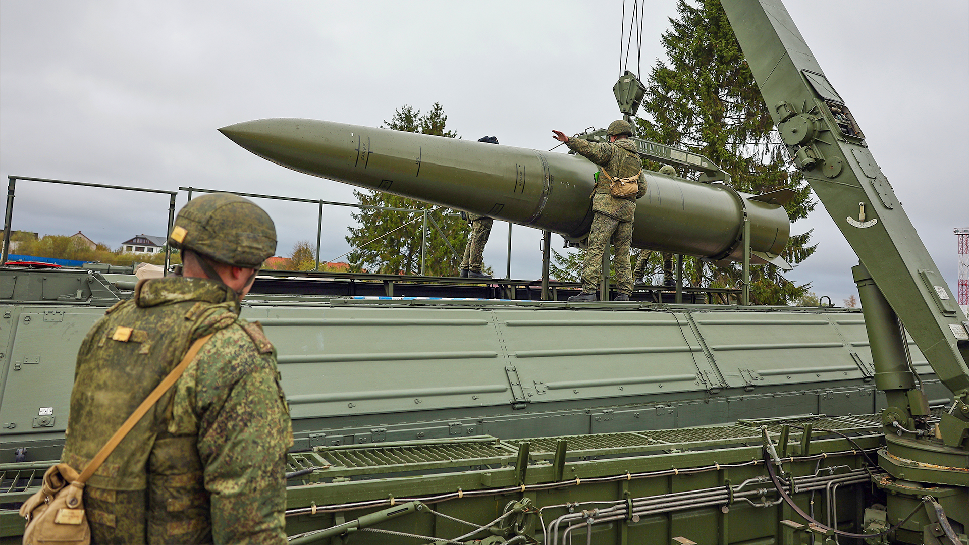 Moscou anuncia exercícios de preparação e uso de armas nucleares não-estratégicas