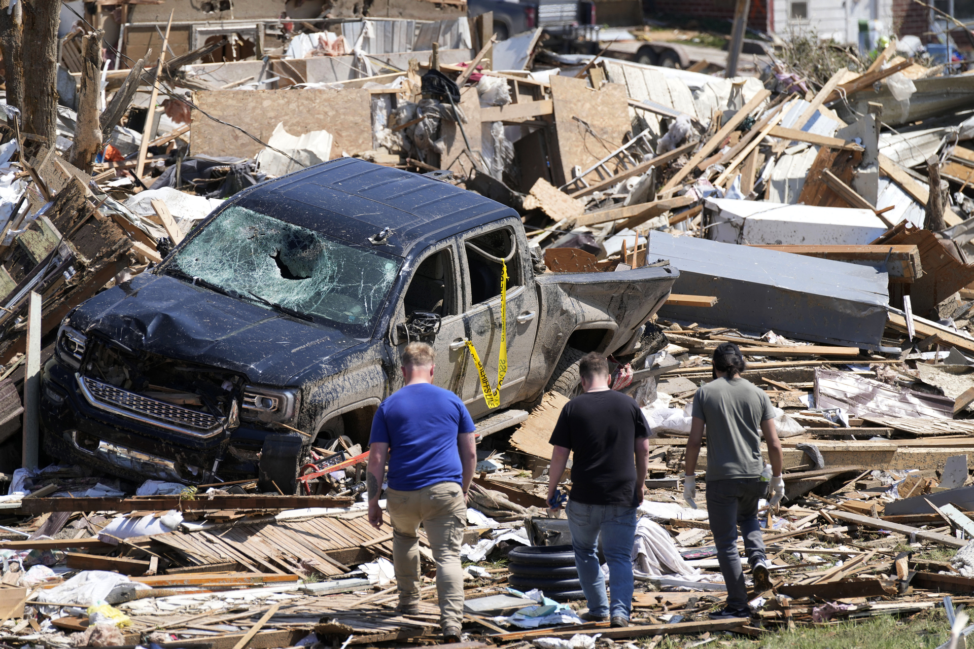 VÍDEOS: Fortes tornados deixam pelo menos 5 mortos e mais de 30 feridos em Iowa