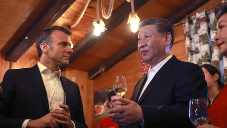 Emmanuel Macron recebe Xi Jinping para almoço em cordilheira francesa