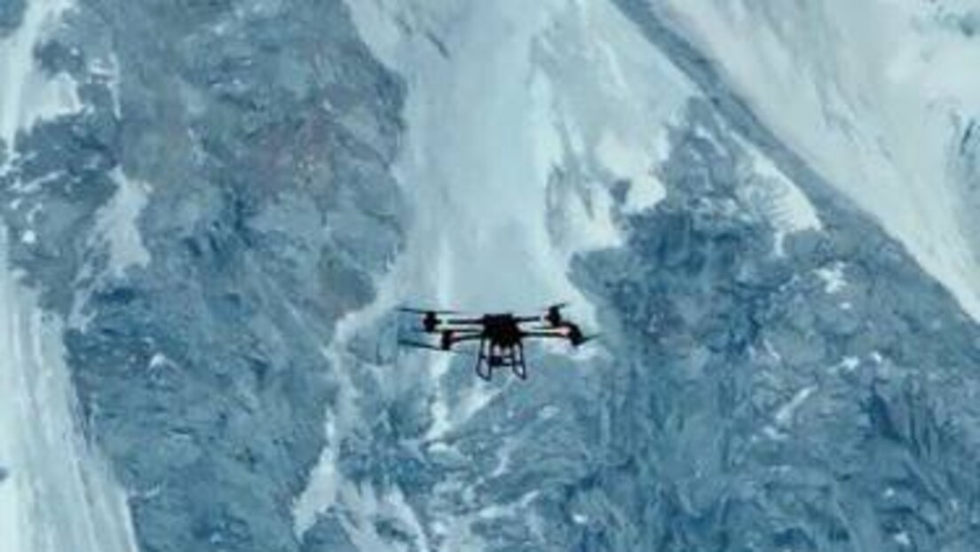 VÍDEO: Drone chinês realiza primeira entrega no Monte Everest