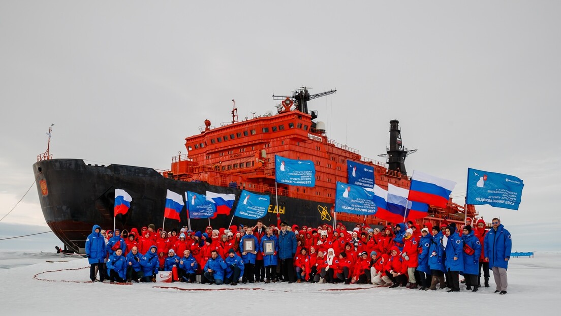 Navio quebra-gelo nuclear russo levará crianças ao Polo Norte