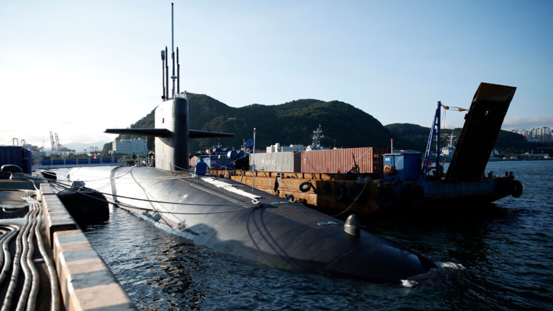 EUA enviam submarino para a costa de Cuba