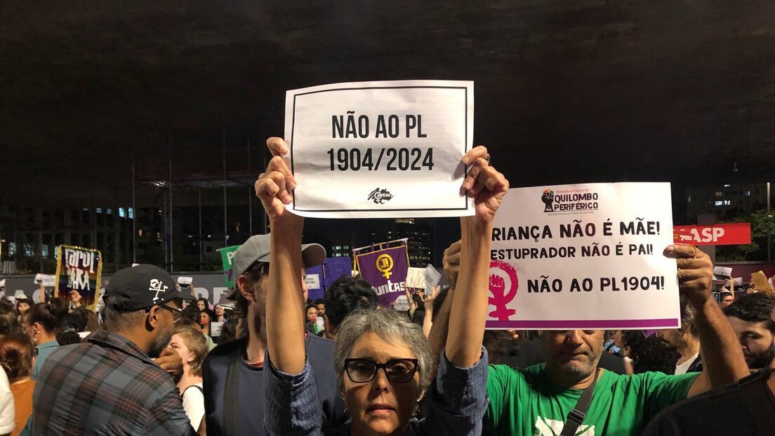Protestos em várias cidades brasileiras contra lei que equipara aborto a homicídio (VÍDEO)