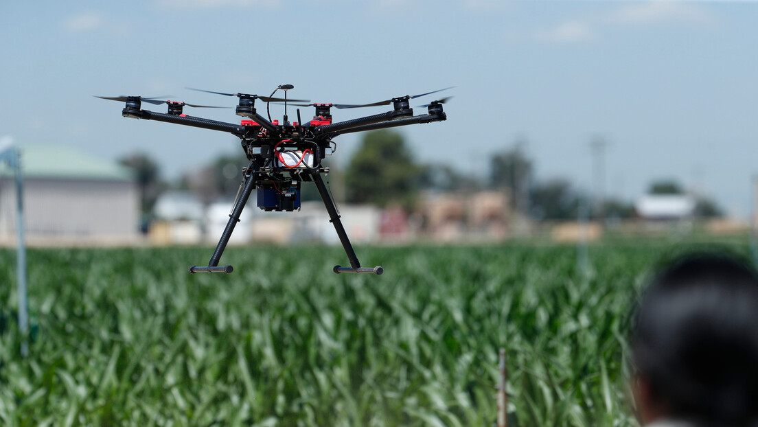 Drones agrícolas da China estão barateando colheitas brasileiras