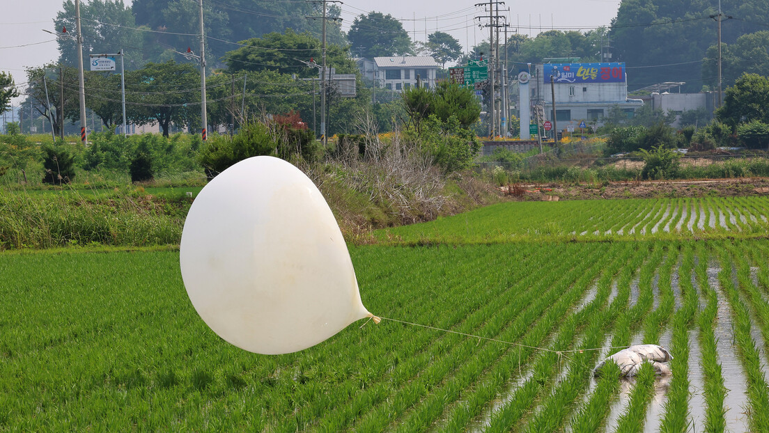 Coreia do Norte lança novamente balões com fezes humanas em direção à Coreia do Sul