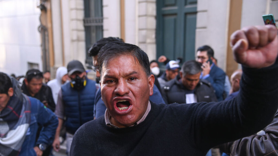 "Lucho não está sozinho": bolivianos se mobilizam contra tentativa de golpe
