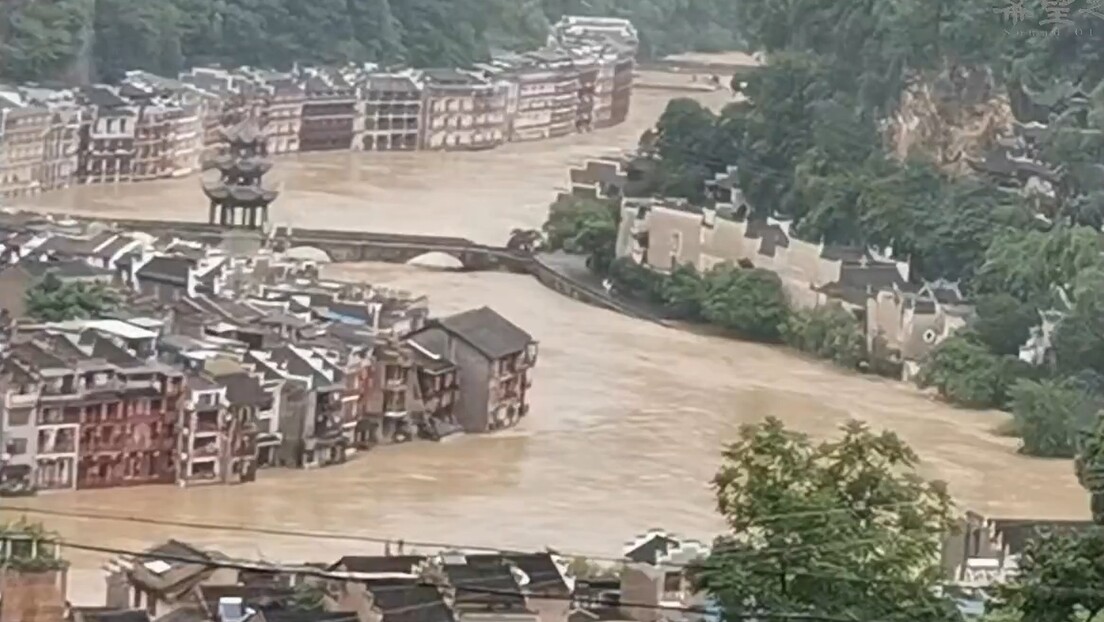 VÍDEO: Enchente maciça destrói antiga cidade chinesa