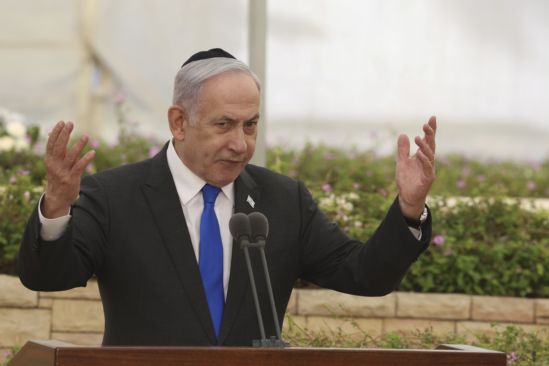 Netanyahu está disposto a "sofrer ataques pessoais" para conseguir armas dos EUA para Israel