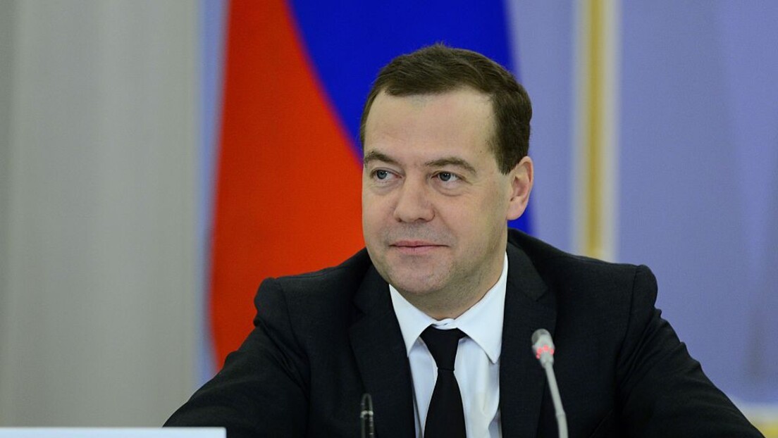 "A Europa corrupta e o complexo industrial militar dos EUA apoiam os novos nazistas" - Medvedev