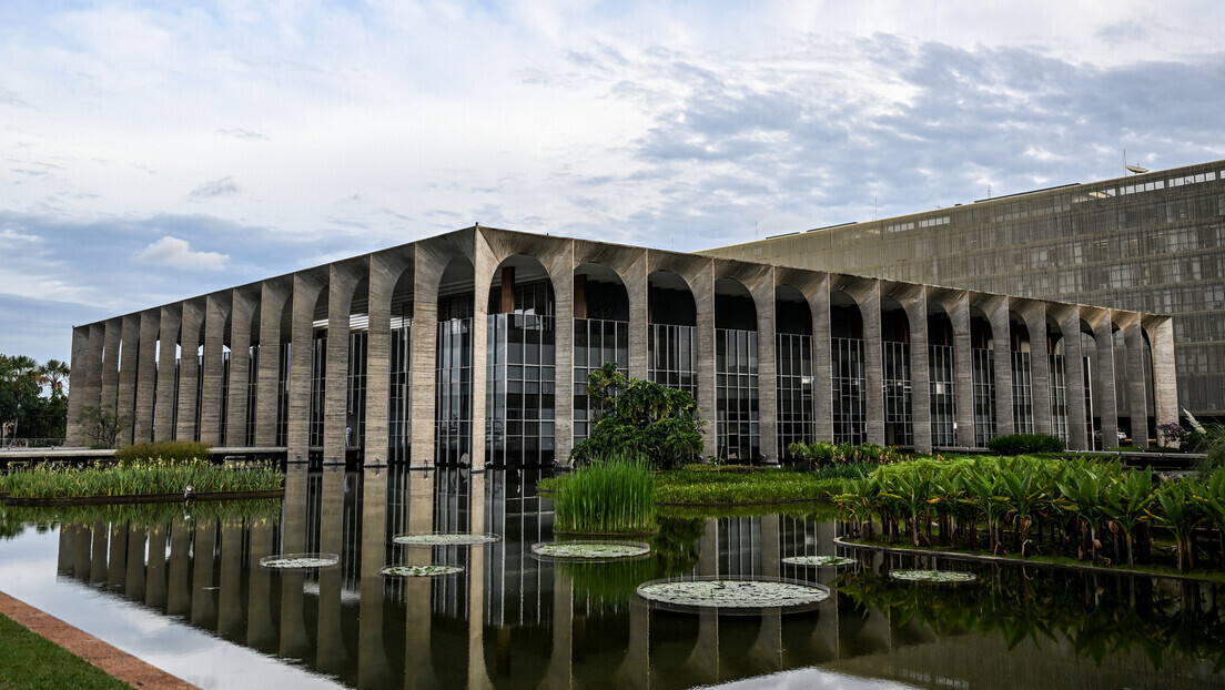 Itamaraty pede desculpas pela abordagem policial contra filhos de diplomatas negros