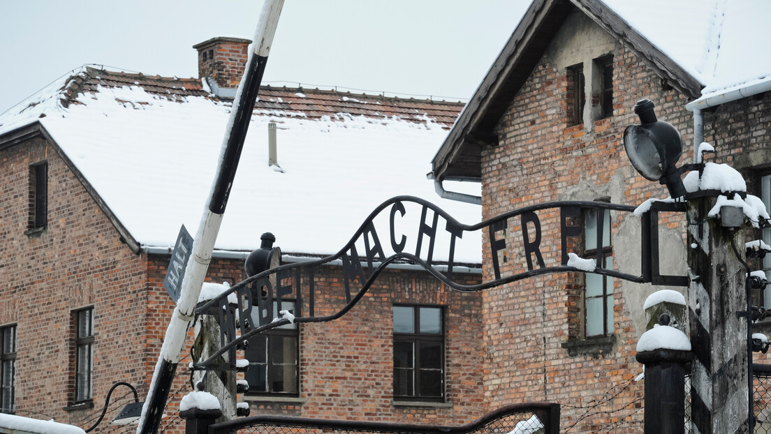 Museu de Auschwitz reage às publicações da RT sobre neonazistas ucranianos