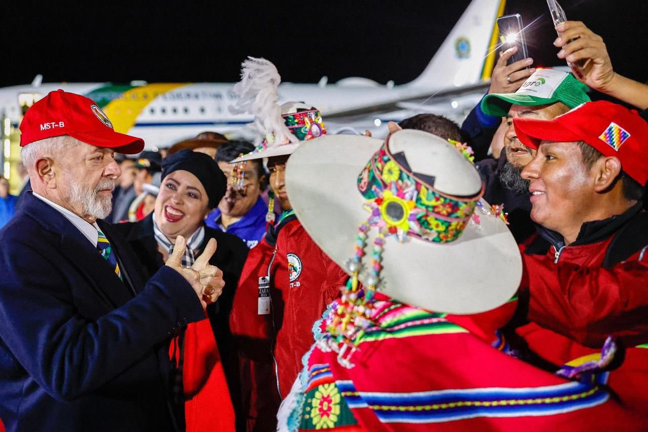Lula já está na Bolívia para agenda bilateral com o presidente Luis Arce