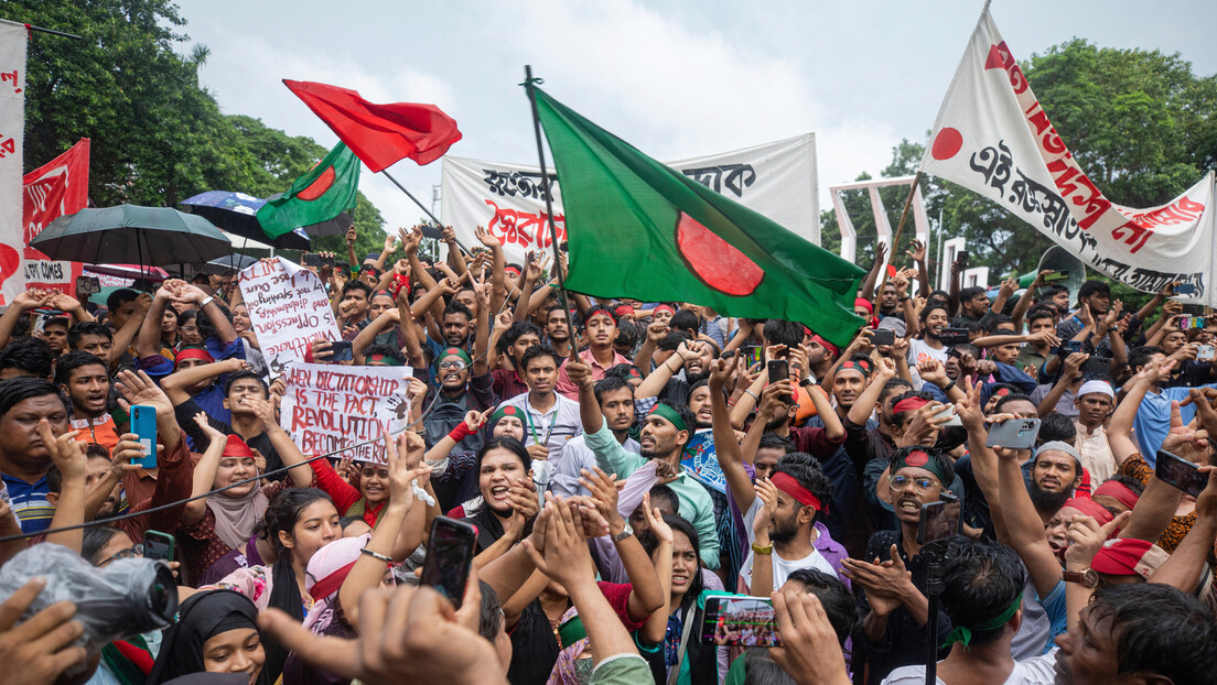 Protestos violentos pedem pela renúncia da primeira-ministra em Bangladesh