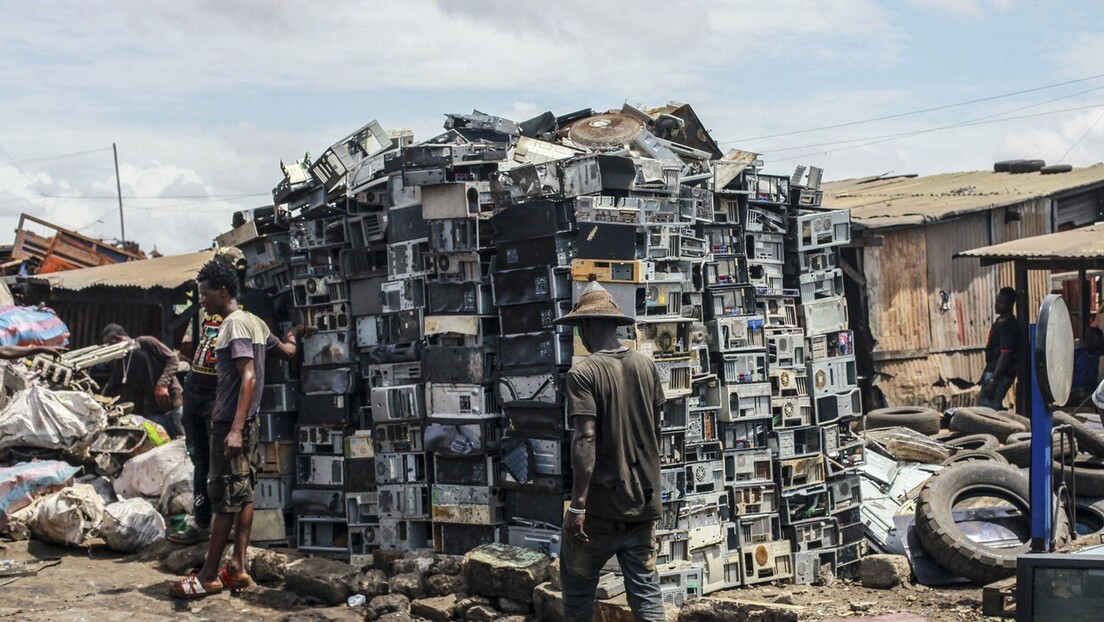 Como os smartphones podem "envenenar" a África?