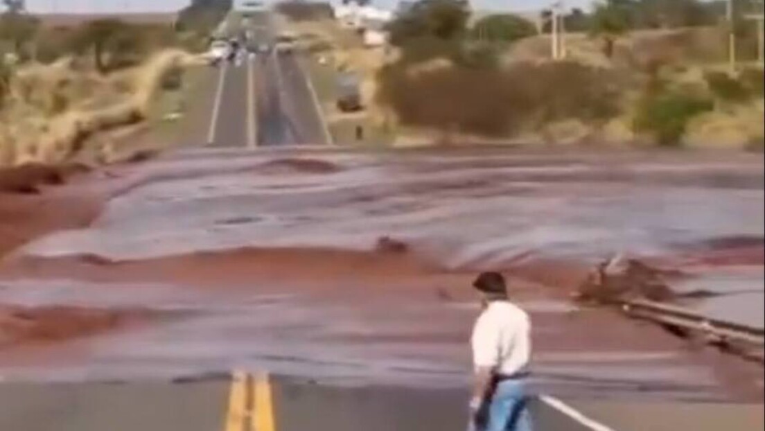 Barragem de represa em Mato Grosso do Sul rompe, com água invadindo casas e bloqueando rodovia