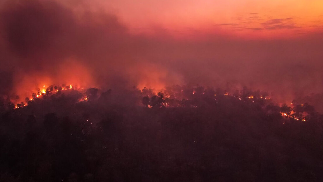 Governo brasileiro suspeita que onda de incêndios é resultado de ação criminosa intencional