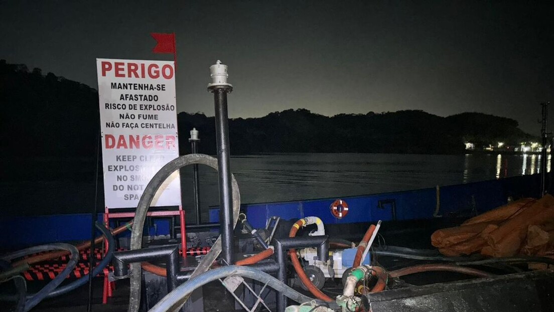 Homens que roubavam derivado de petróleo com barca clandestina são presos na Bahia