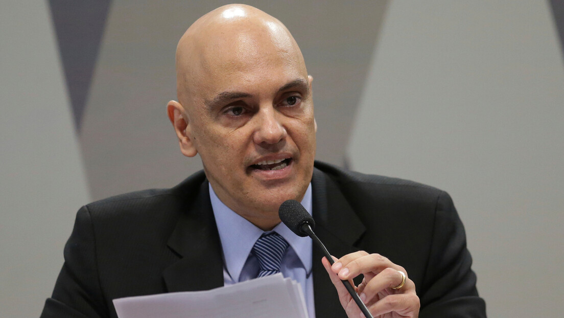 Alexandre de Moraes bloqueia contas financeiras da Starlink, empresa de Elon Musk