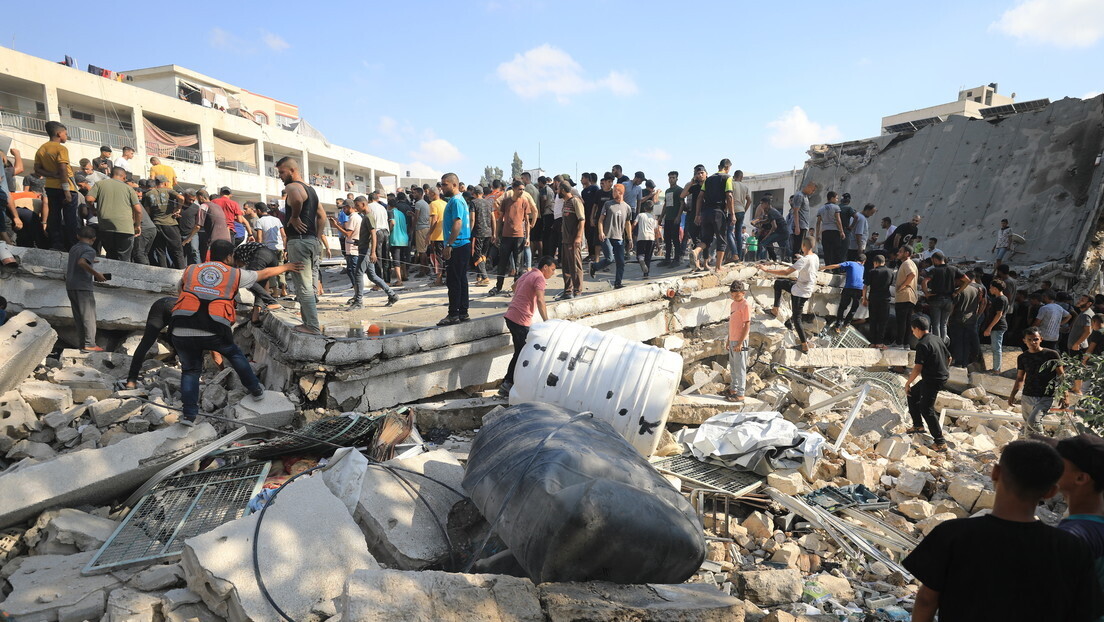 Ataque israelense a uma escola em Gaza deixa mais de 10 mortos