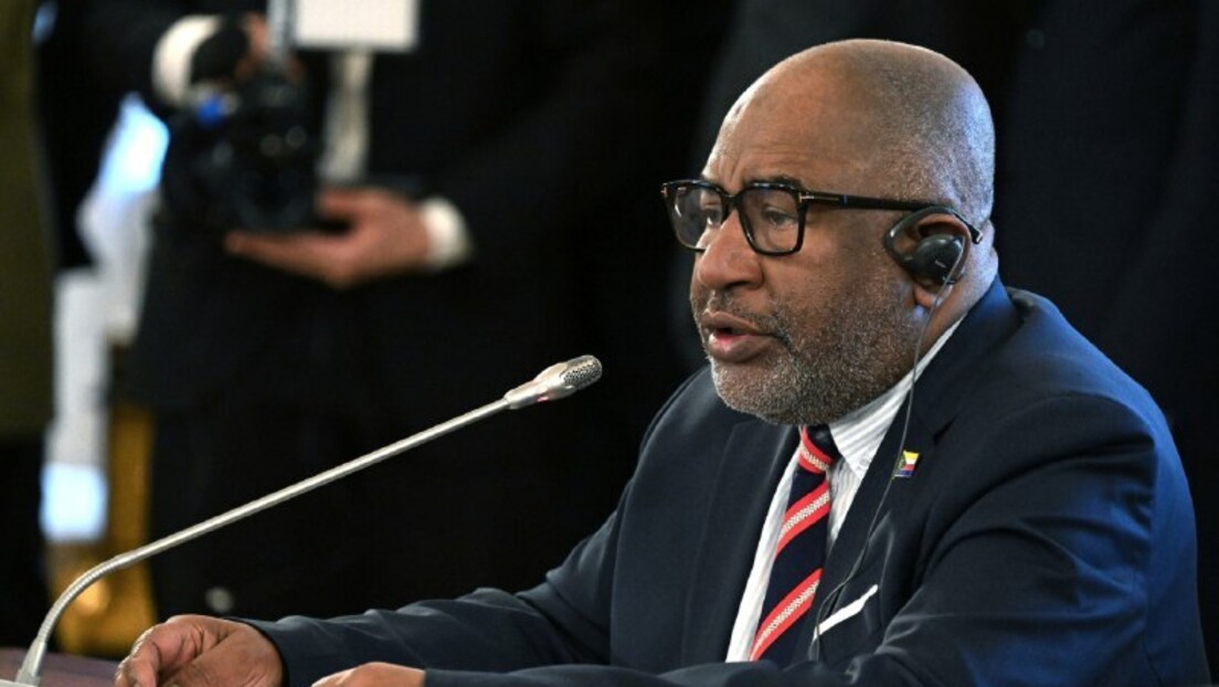 Presidente de Comores é ferido em ataque com faca