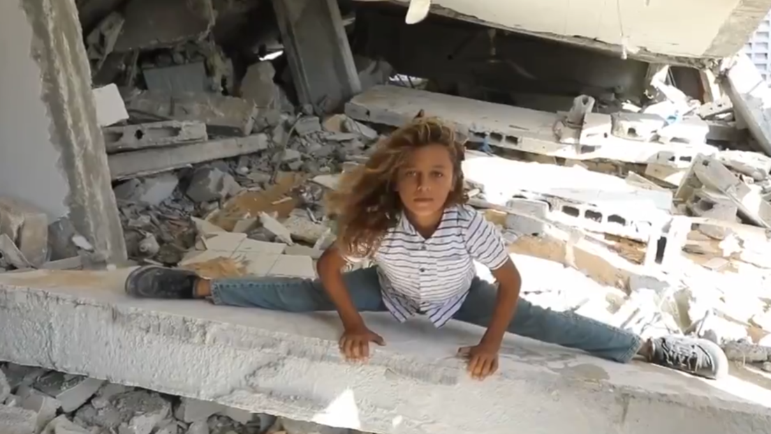 Em meio a escombros e destruição, ginasta de 11 anos inspira crianças de Gaza (VÍDEO)