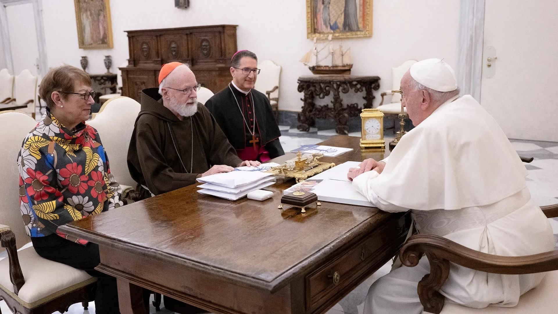 Relatório do Vaticano denuncia omissão e falta de transparência em casos de abuso