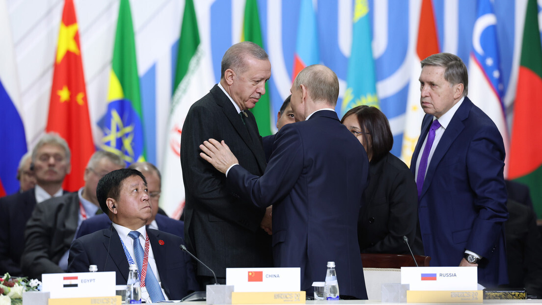 Rússia saúda o interesse da Turquia no BRICS