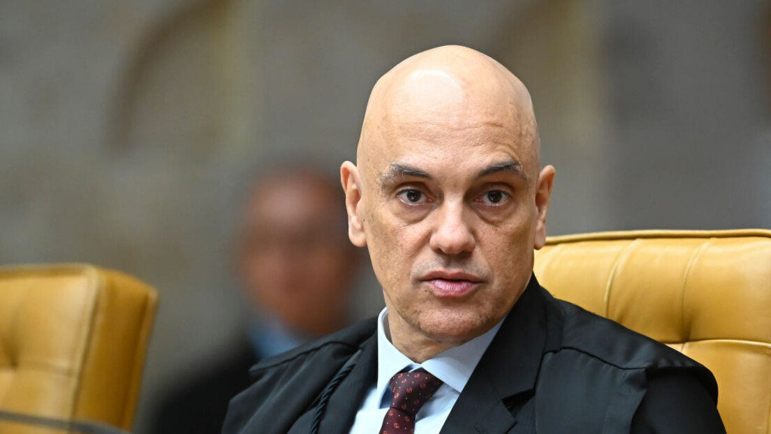 Moraes classifica explosões na Praça dos Três Poderes como ato terrorista