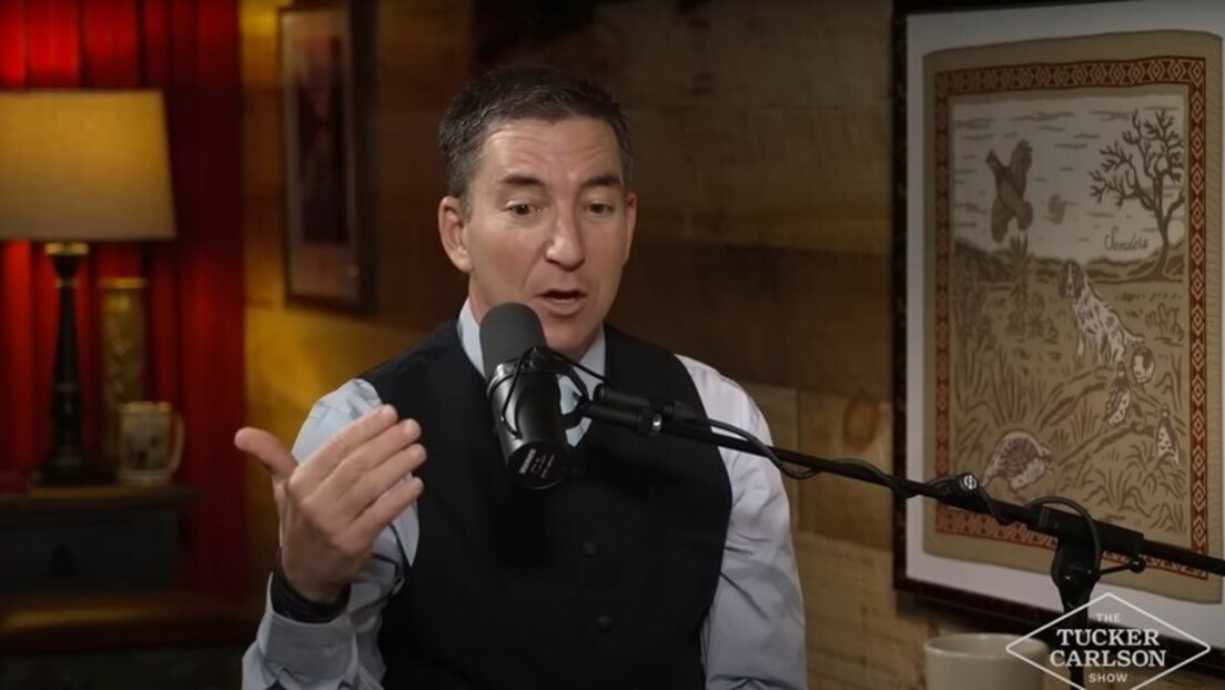 Ocidente criminaliza mídia russa, diz Glenn Greenwald