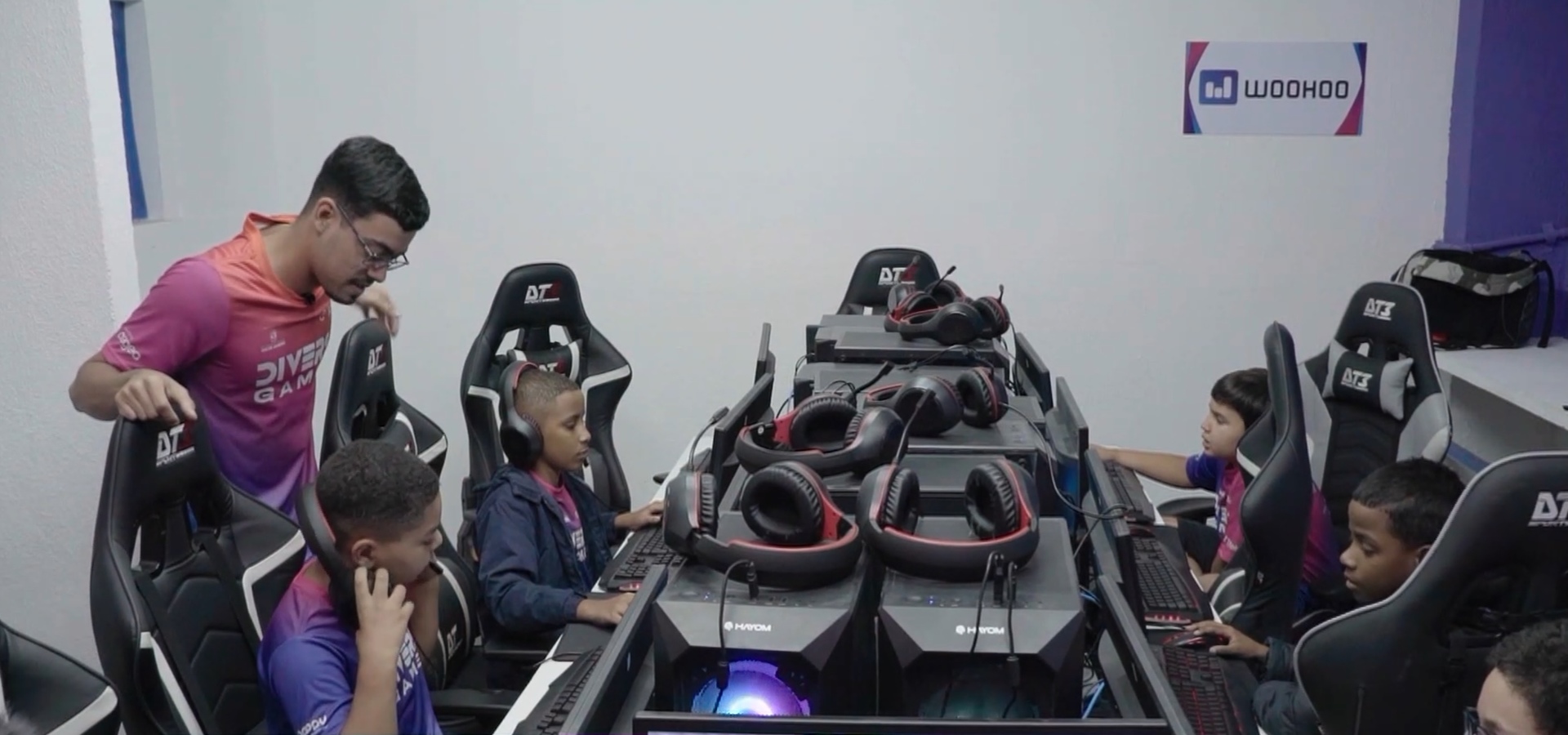 Jovens brasileiros se profissionalizam no crescente mercado de videogames