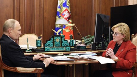 Rússia pode lançar vacinas contra câncer e alergia no próximo ano