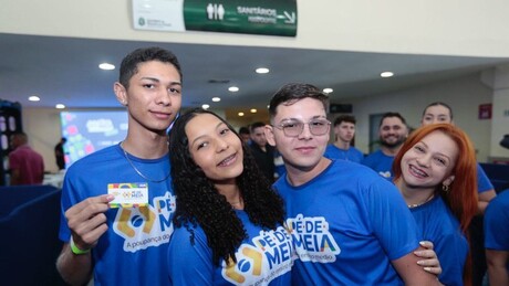 Programa Pé-de-Meia: Estudantes do ensino médio recebem incentivos financeiros