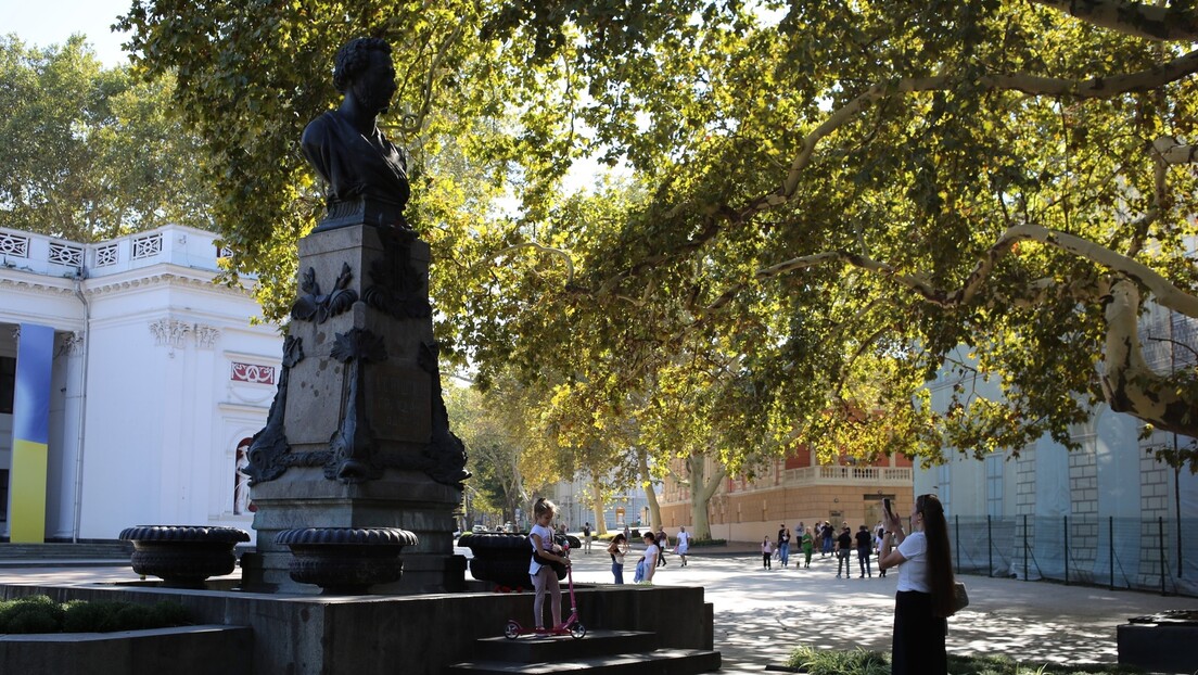 Ucrânia aprova demolição de monumento a poeta russo protegido pela UNESCO