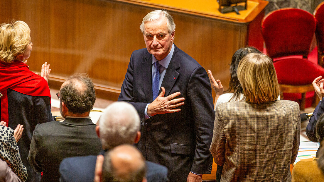 Primeiro-ministro da França renuncia ao cargo