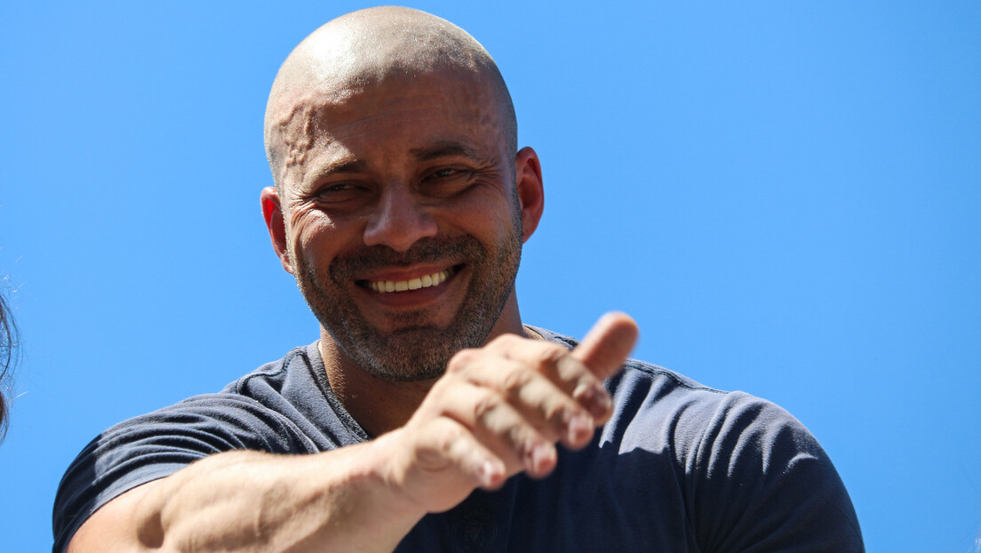 Defesa de Daniel Silveira diz que ele estava no hospital quando descumpriu termos da liberdade condicional