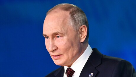 Putin: não há e nunca haverá justificativa para os crimes contra civis cometidos pelos neonazistas