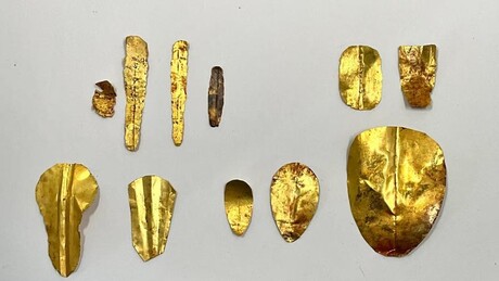 Múmias com línguas de ouro são encontradas no Egito