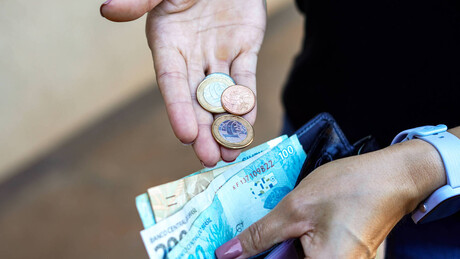 Câmara aprova projeto do governo que limita aumento do salário mínimo e endurece regras para benefícios sociais