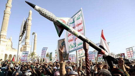 Houthis atacam instalação israelense com míssil hipersônico