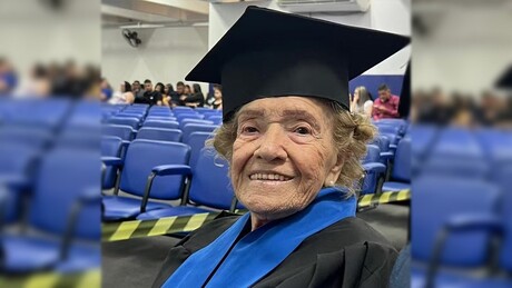 Aos 91 anos, idosa se forma no ensino médio