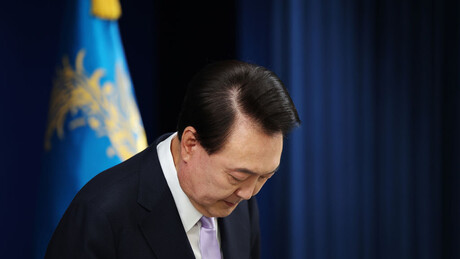 Presidente afastado da Coreia do Sul tem mandado de prisão decretado