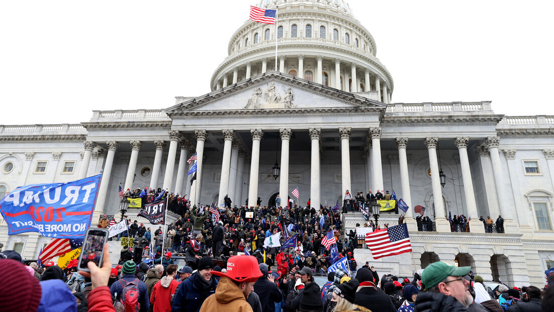 Trump pode conceder indulto a 1.000 manifestantes dos protestos de 6 de janeiro