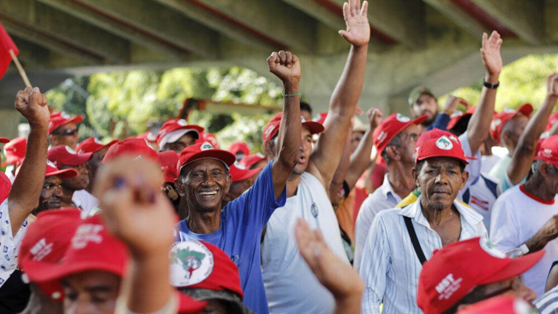 MST participará da posse de Nicolás Maduro