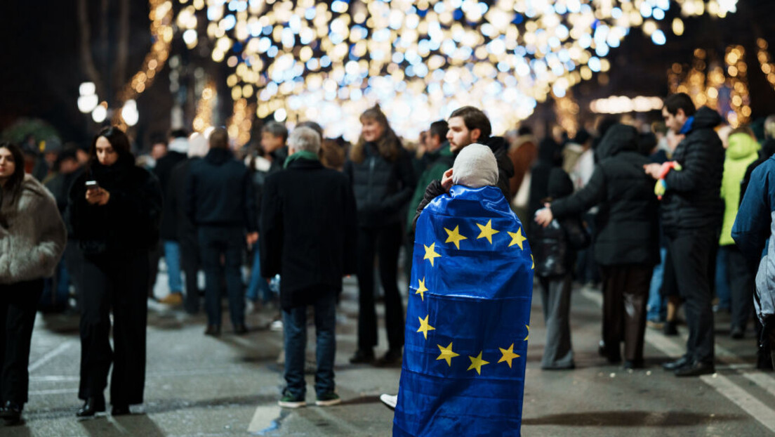 Oposição pró-Ocidente da Geórgia incentiva cozinheiros a cuspirem na comida de adversários