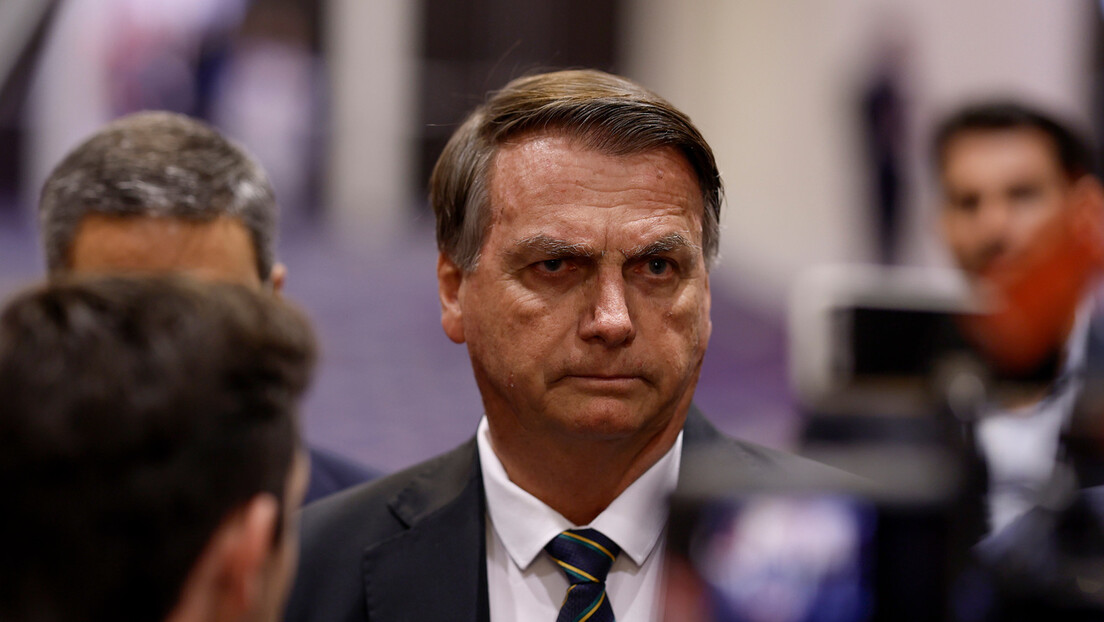 Defesa de Bolsonaro afirma que e-mail é o convite oficial para posse de Trump