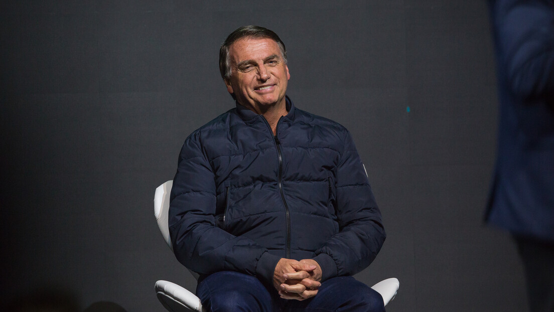 Estadia na embaixada húngara não foi para pedir asilo, alega Bolsonaro