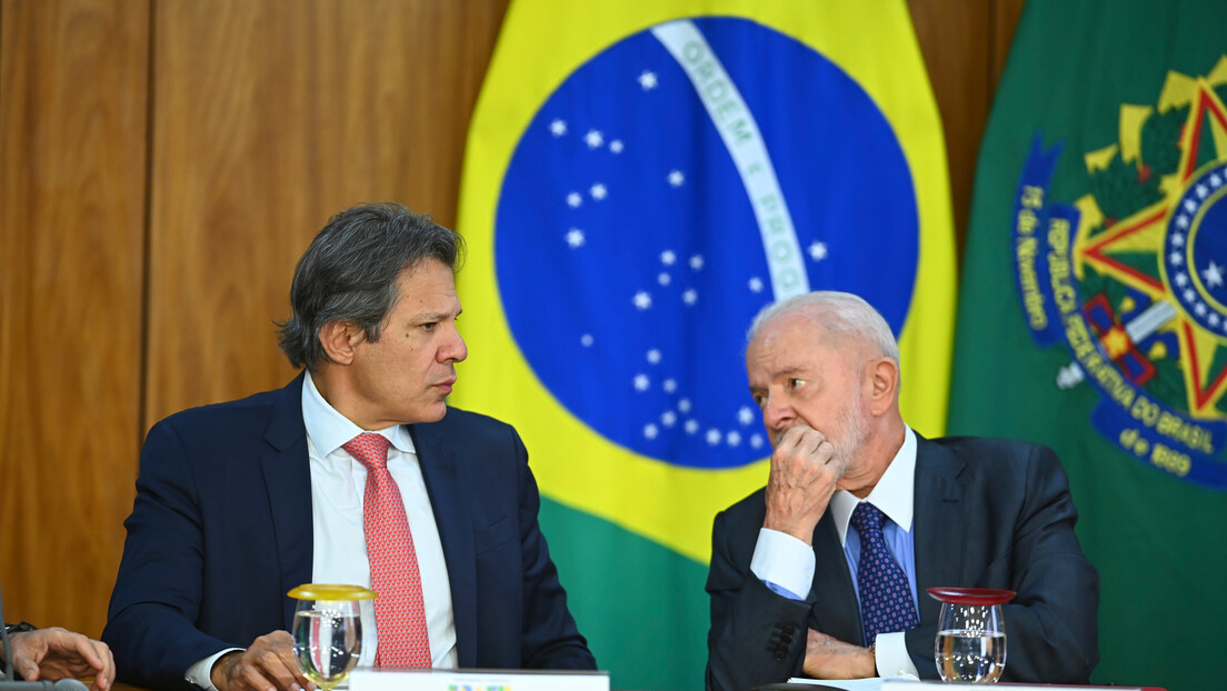 Ao lado de Haddad, Lula diz que 'nenhum ministro vai poder fazer uma portaria que depois crie confusão'