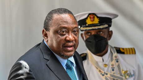 'Vocês não pagam impostos na América': Ex-presidente do Quênia reage a bloqueio de Trump