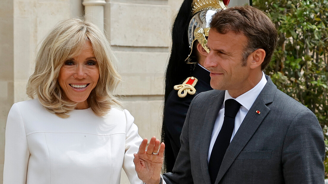 Jornalista que chamou a esposa de Macron de homem busca asilo na Rússia, revela mídia