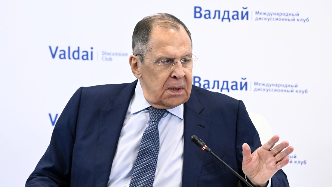 Lavrov defende países árabes da hipocrisia ocidental